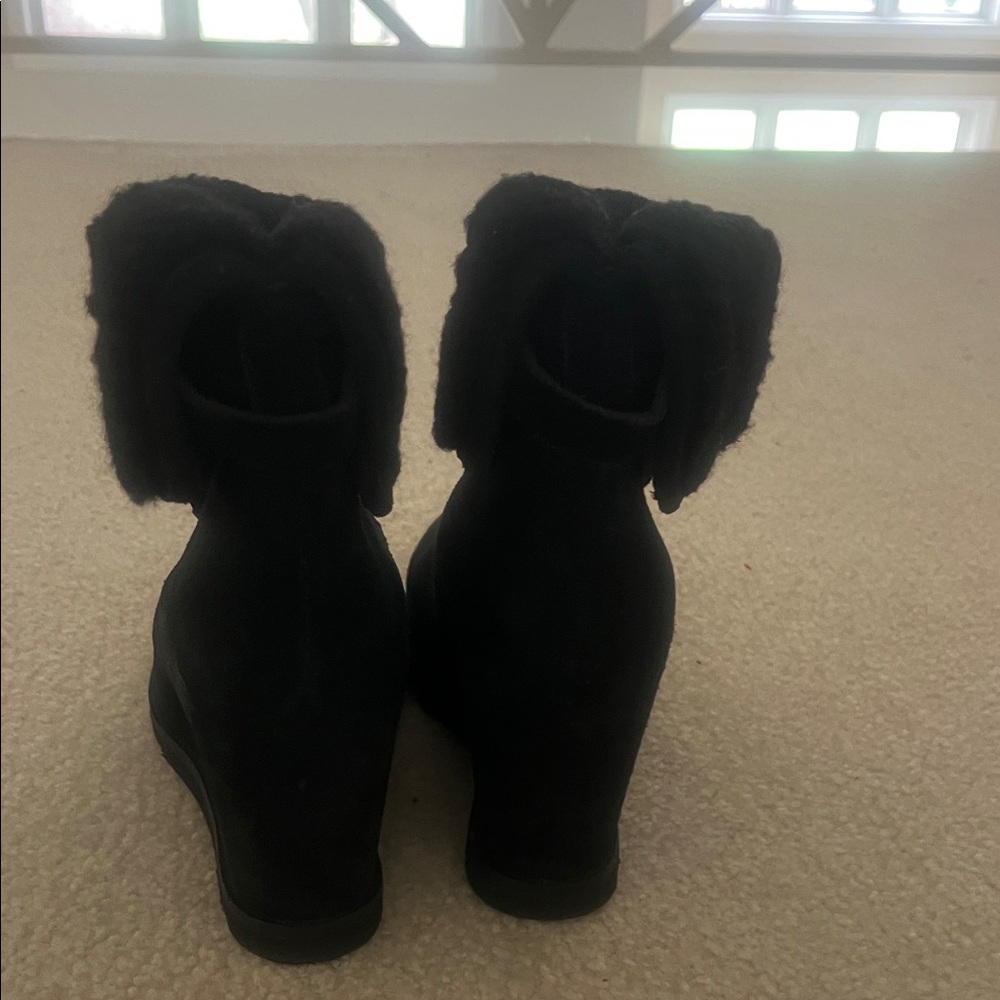 UGG Women’s Kyra Wedge Ankle Boots - Picture 7 of 10